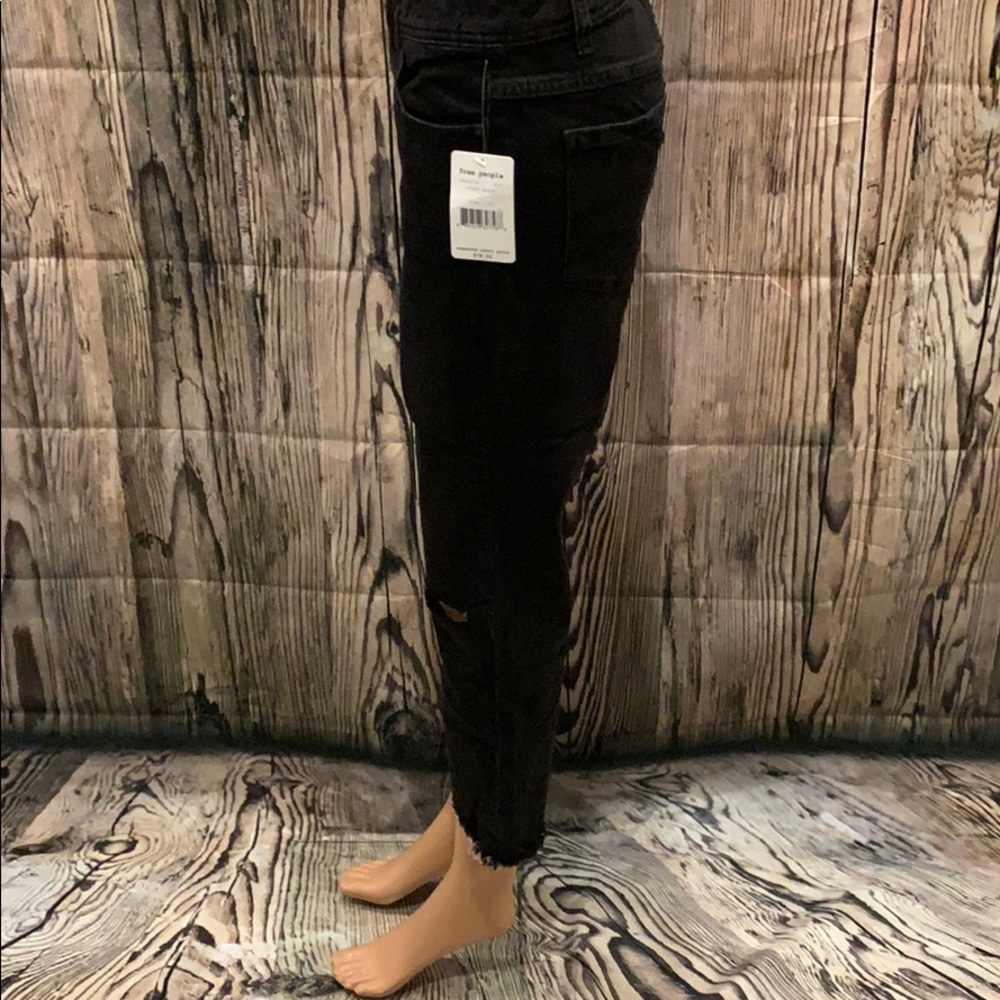 ❤️✨2XHP✨NWT FREE PEOPLE BLACK DESTROYED CROP JEAN - Picture 6 of 10